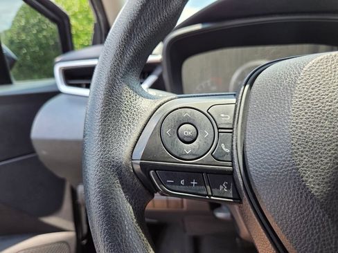 Used 2022 Toyota Corolla LE FWD image 22