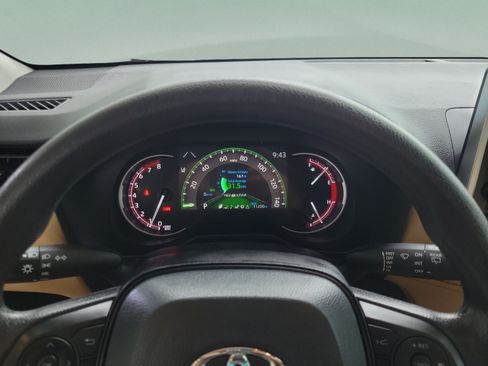 Used 2025 Toyota RAV4 LE FWD image 15