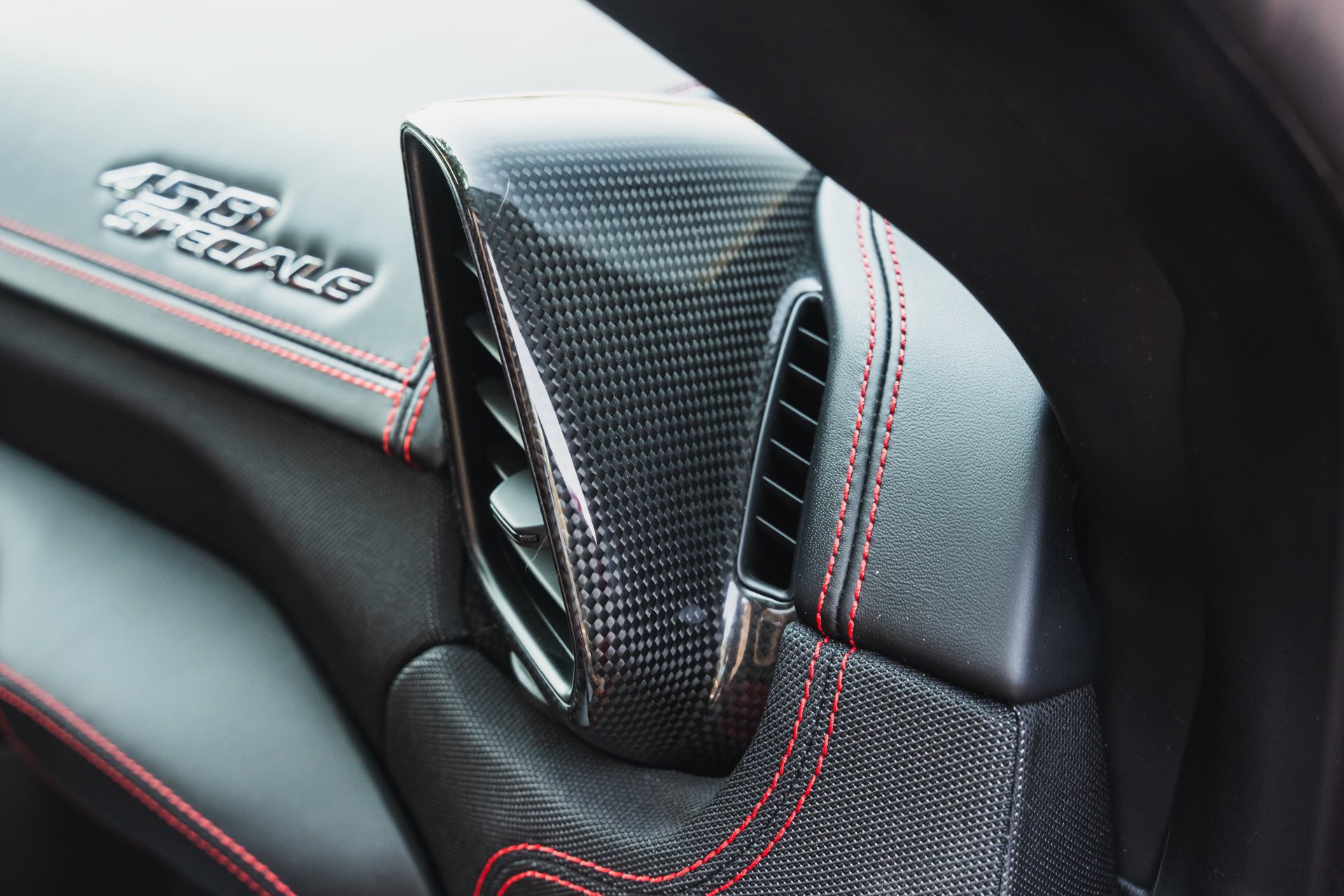 Used 2015 Ferrari 458 Speciale Coupe RWD image 67