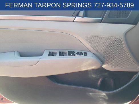 Used 2017 Hyundai Elantra SE image 24