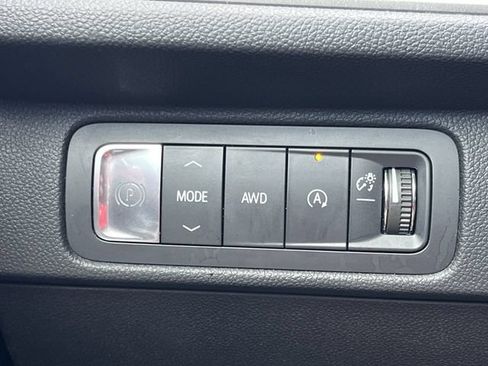 Used 2024 Chevrolet Traverse LT AWD/4WD image 11