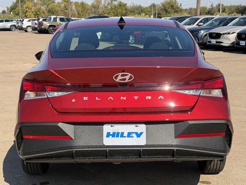 New 2026 Hyundai Elantra SE image 5