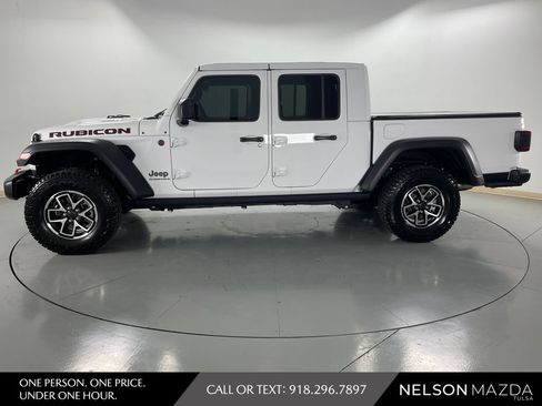 Used 2025 Jeep Gladiator Rubicon AWD/4WD image 9