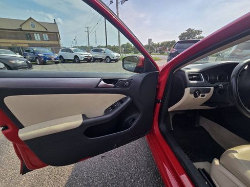 Used 2014 Volkswagen Jetta TDI FWD image 30