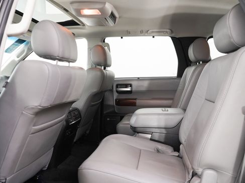 Used 2017 Toyota Sequoia Platinum AWD/4WD image 21