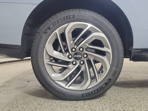 New 2027 Lincoln Navigator Premiere RWD image 5