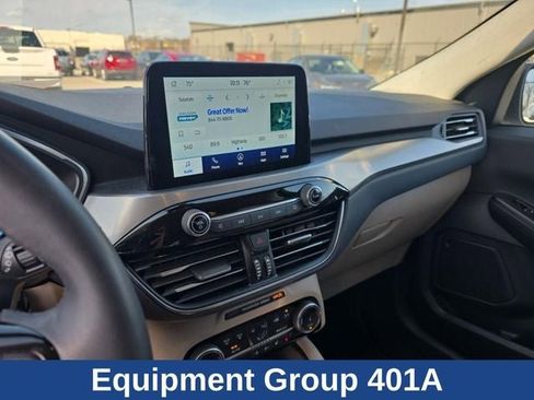 Used 2022 Ford Escape Titanium w/ Class II Trailer Tow Package image 26