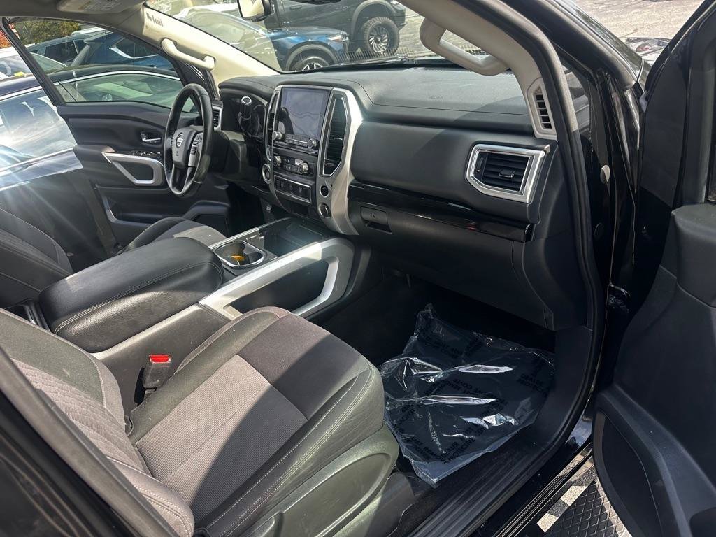 Used 2020 Nissan Titan SV w/ SV Convenience Package RWD image 15