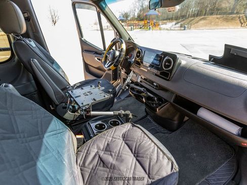 Used 2022 Mercedes-Benz Sprinter 3500 image 27