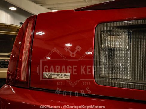 Used 2005 Cadillac XLR RWD image 59