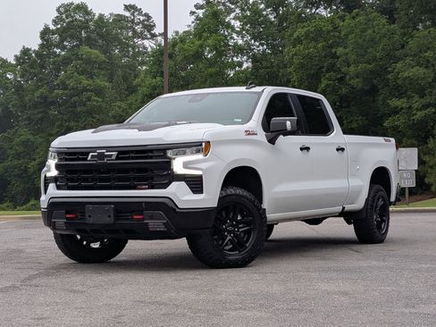 Used 2022 Chevrolet Silverado 1500 LT Trail Boss w/ LT Trail Boss Premium Package AWD/4WD image 4