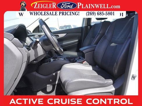 Used 2020 Nissan Rogue Sport SL image 16