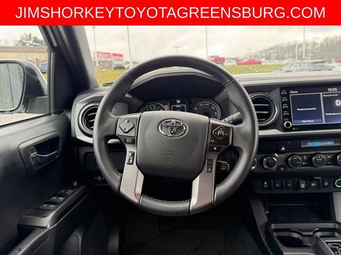 Used 2023 Toyota Tacoma TRD Sport w/ Technology Package image 15