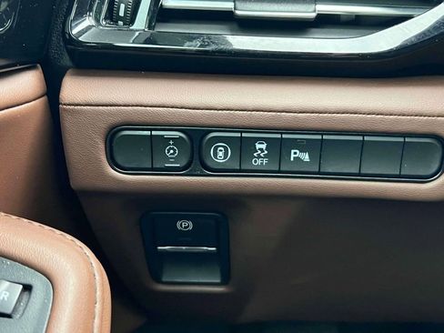 Used 2023 Acura MDX SH-AWD w/ Technology Package image 26
