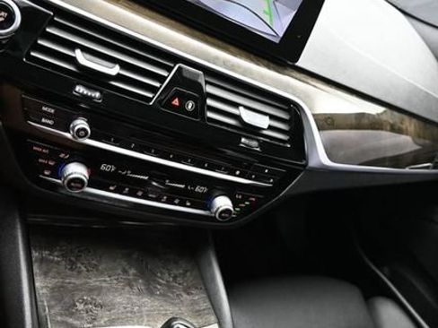 Used 2019 BMW 530e w/ Convenience Package RWD image 20