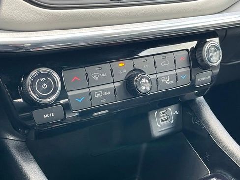 Used 2024 Jeep Compass Limited AWD/4WD image 16