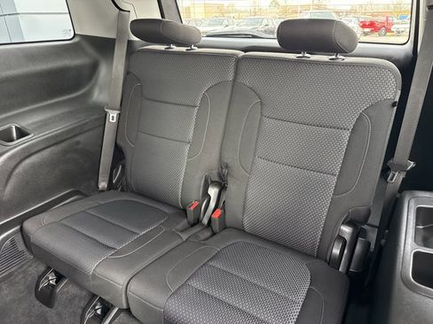 Used 2022 GMC Acadia SLE w/ Driver Convenience Package image 7