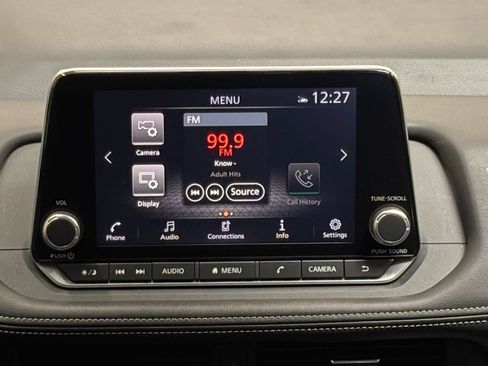 Used 2025 Nissan Rogue SV AWD/4WD image 16