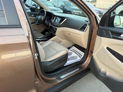 Used 2016 Hyundai Tucson Limited FWD image 12
