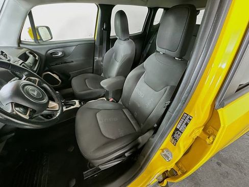 Used 2015 Jeep Renegade Latitude AWD/4WD image 26