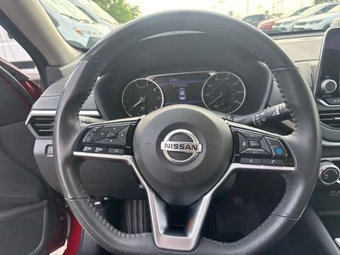 Used 2022 Nissan Altima 2.5 SV w/ SV Premium Package FWD image 25