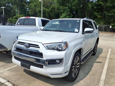 Used 2024 Toyota 4Runner Limited AWD/4WD image 4