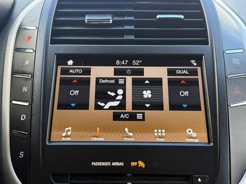 Used 2017 Lincoln MKC Premiere image 33