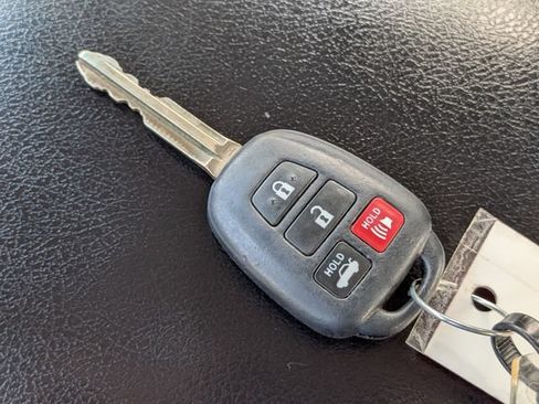 Used 2017 Toyota Camry SE FWD image 25