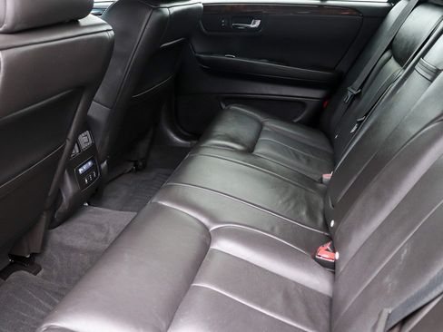 Used 2011 Cadillac DTS Premium FWD image 25