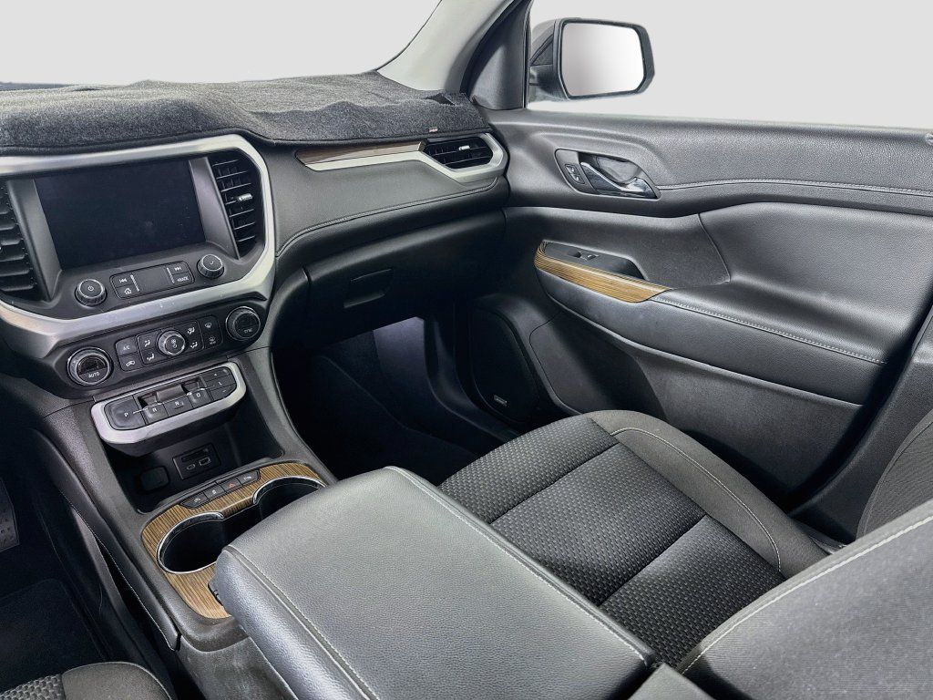 Used 2023 GMC Acadia SLE w/ Driver Convenience Package FWD image 25