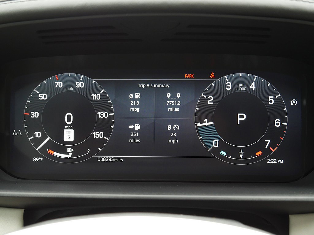 Used 2025 Land Rover Discovery Metropolitan Edition AWD/4WD image 32