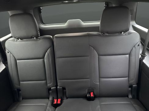 Used 2023 Chevrolet Suburban LT image 28