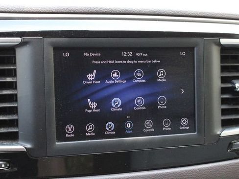 Used 2018 Chrysler Pacifica Touring-L FWD image 30