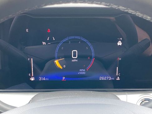 Used 2025 Chevrolet Trax LT w/ LT Convenience Package image 39