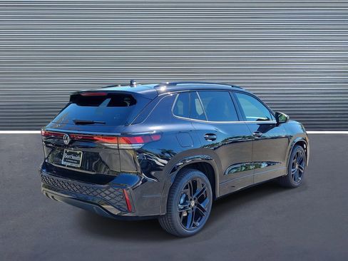 New 2026 Volkswagen Tiguan SE R-Line image 3