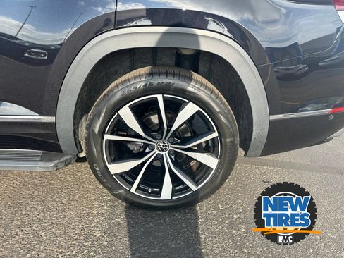 Certified 2024 Volkswagen Atlas SEL Premium R-Line AWD/4WD image 9