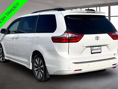 Used 2020 Toyota Sienna XLE Premium AWD/4WD image 4