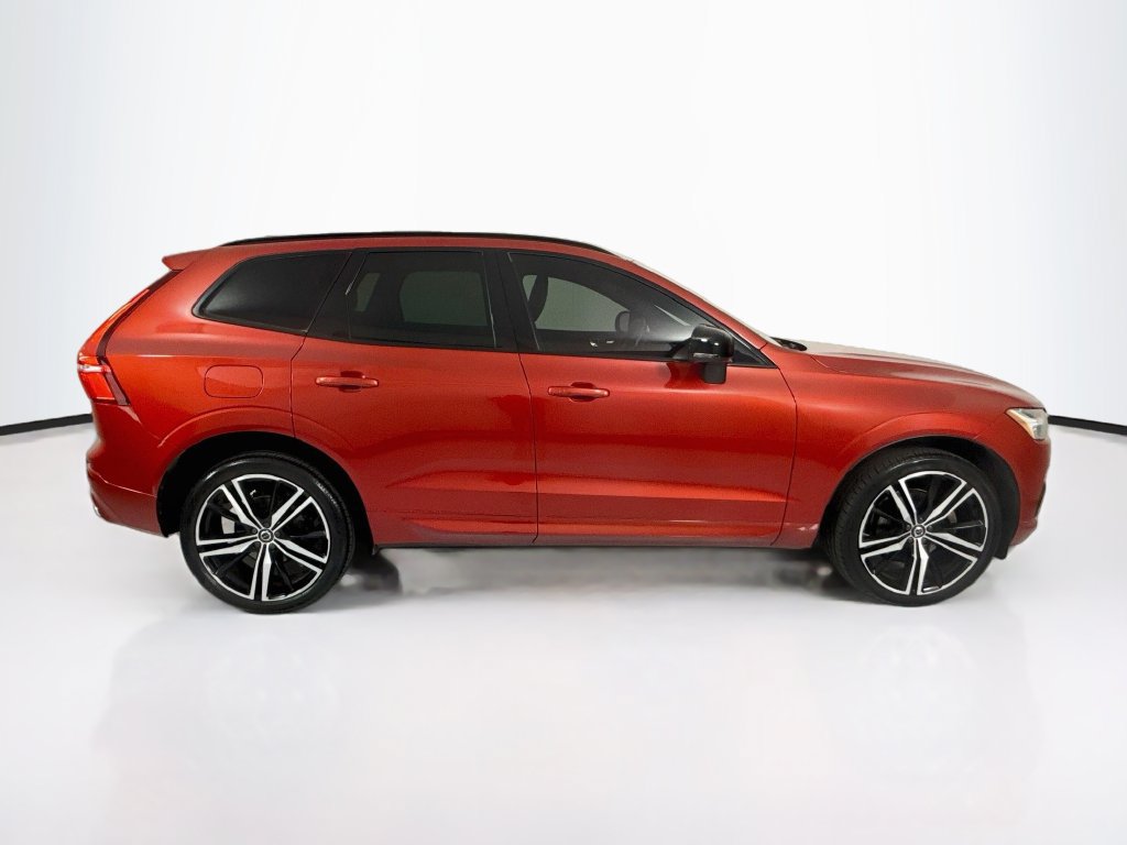 Used 2021 Volvo XC60 T5 R-Design w/ Protection Package Premier AWD/4WD image 4