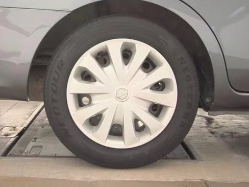 Used 2019 Nissan Versa S FWD image 13