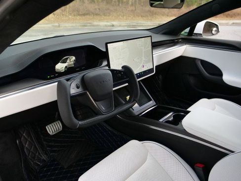 Used 2021 Tesla Model S Plaid image 2