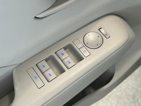 Used 2024 Hyundai Kona SE image 46