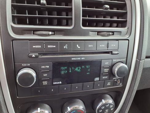 Used 2011 Dodge Caliber Mainstreet image 21