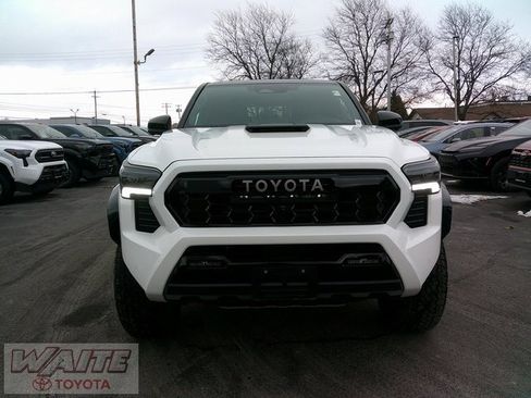 Used 2024 Toyota Tacoma TRD Pro image 9