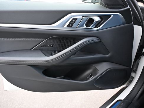 Used 2022 BMW i4 eDrive40 image 16