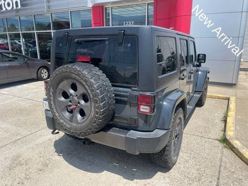 Used 2017 Jeep Wrangler Unlimited Sport AWD/4WD image 2