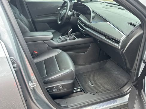 Used 2024 Cadillac XT4 Sport FWD image 13
