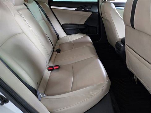 Used 2016 Honda Civic Touring image 21