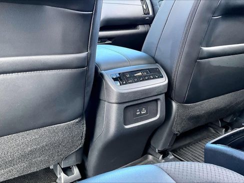 Used 2024 Nissan Pathfinder SL w/ SL Premium Package FWD image 34