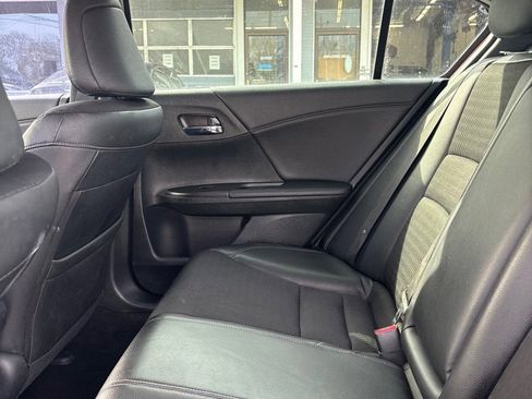 Used 2017 Honda Accord Sport image 10