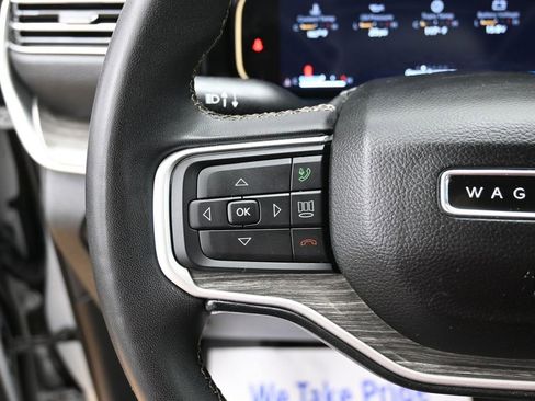 Used 2024 Jeep Wagoneer L Series II RWD image 17